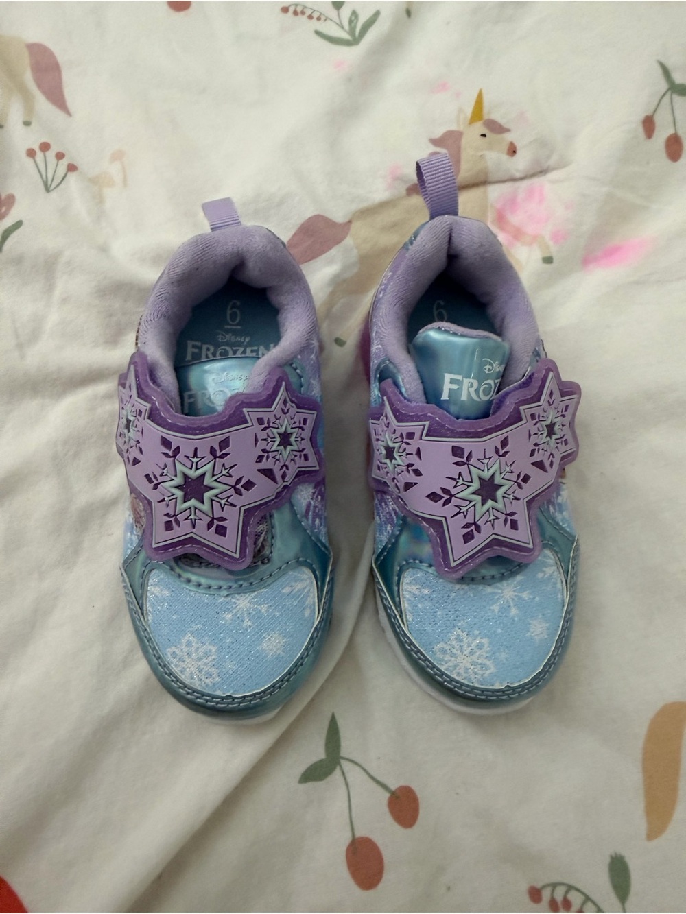 Kids' Light-Up Frozen Snowflake Sneakers - Purple & Light Blue